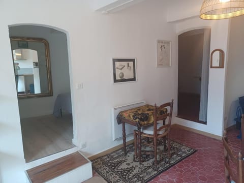 L'HORLOGE Apartment in Aups