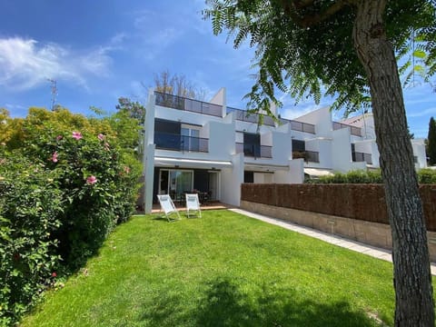 Property building, Day, Garden
