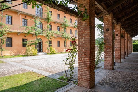 Property building, Day, Garden