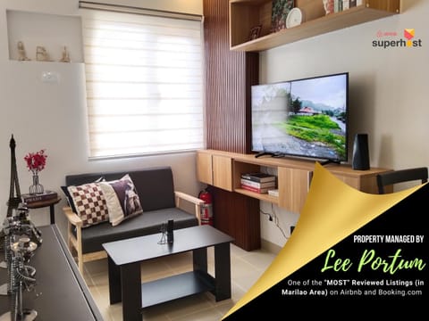 Communal lounge/ TV room, TV and multimedia, Living room, Seating area, Evening entertainment, hair dresser
