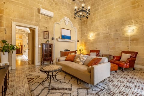 Living room, Seating area, air conditioner