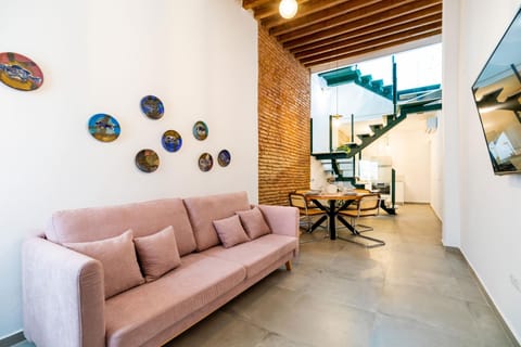 Living room, Photo of the whole room, Seating area