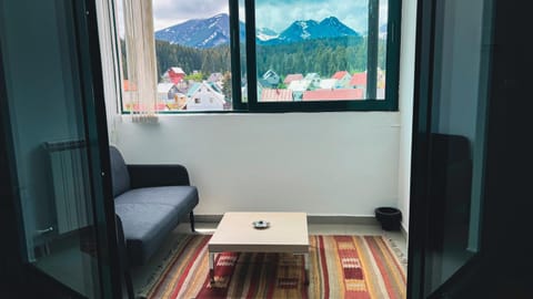 Seating area, Mountain view