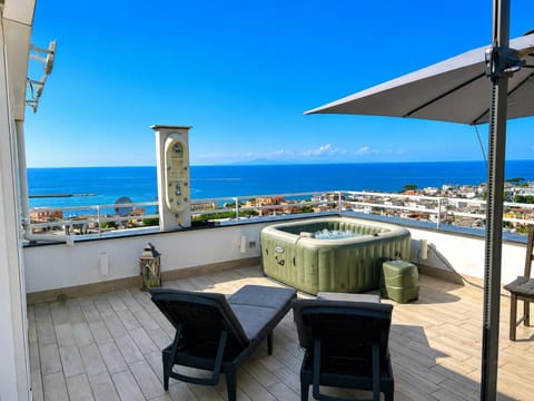 Natural landscape, View (from property/room), Balcony/Terrace, Pool view, Sea view, Swimming pool