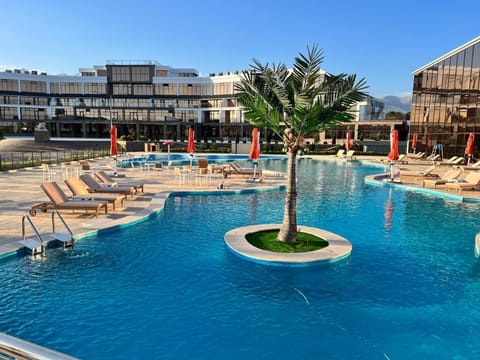 Day, On site, Pool view, Area and facilities, Swimming pool, sunbed