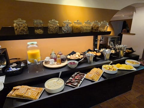 Breakfast, Buffet breakfast