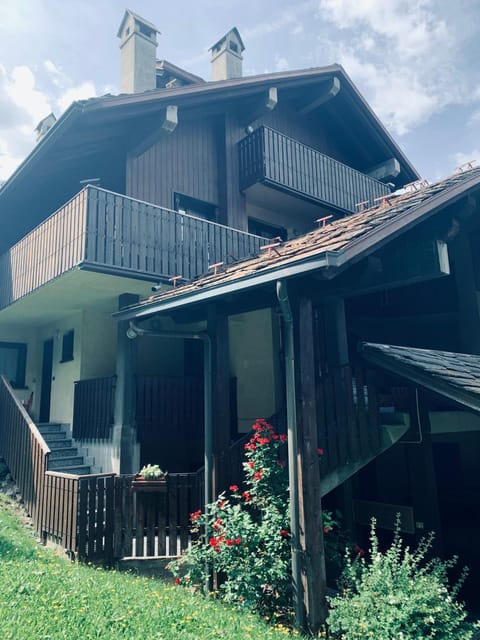 Property building, Spring, Garden, Garden view