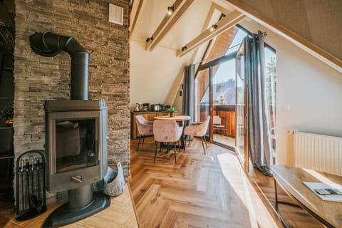 Balcony/Terrace, Living room, Dining area, fireplace