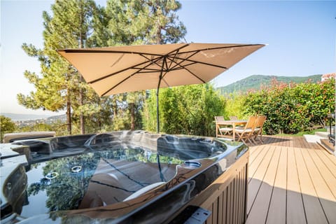 Natural landscape, Hot Tub, Mountain view, Mountain view, Sea view