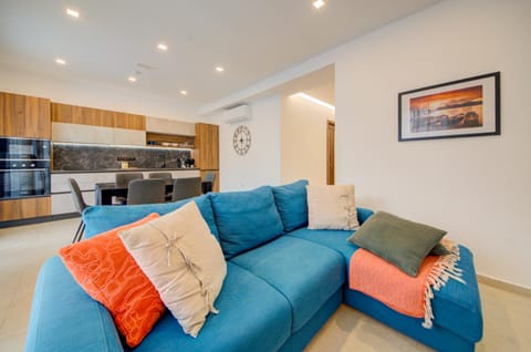 Kitchen or kitchenette, Living room, Seating area, stove