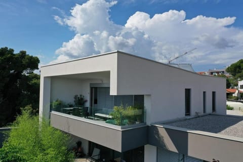 Property building, Day