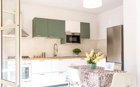 oven, kitchen