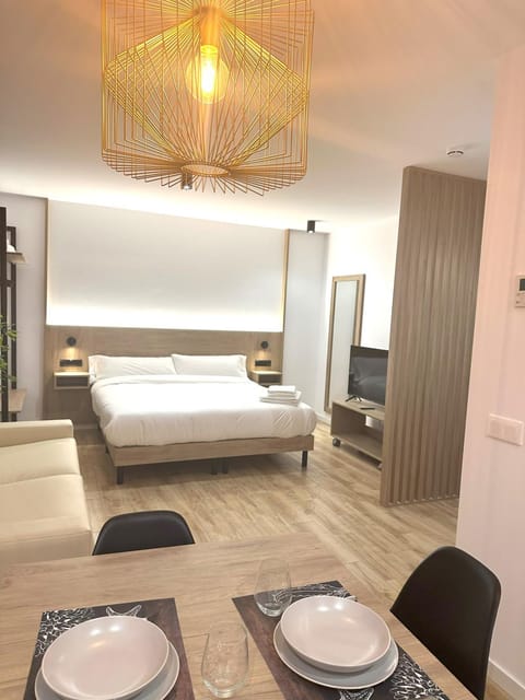 Bed, Living room, Dining area, Bedroom