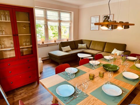 Living room, Seating area, Dining area