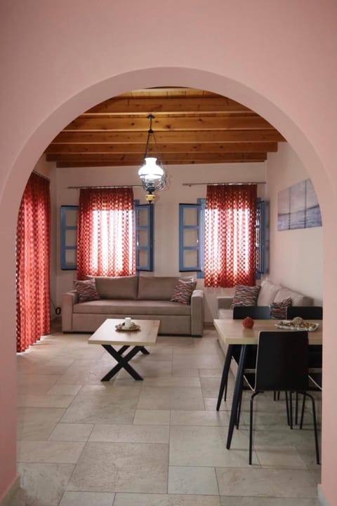 Seating area, Dining area