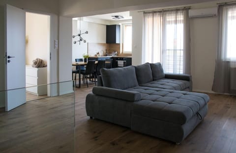 Living room, Photo of the whole room