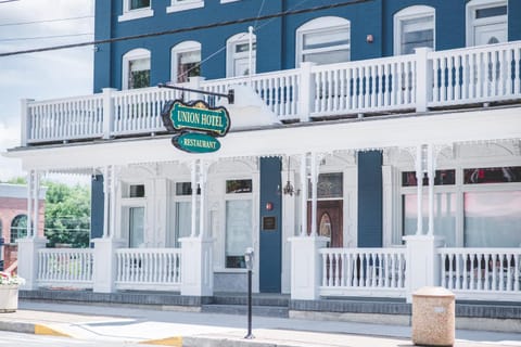 Facade/entrance, Property logo or sign, Street view
