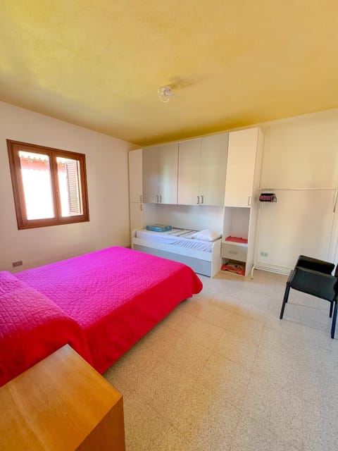 Bed, Bedroom, wardrobe