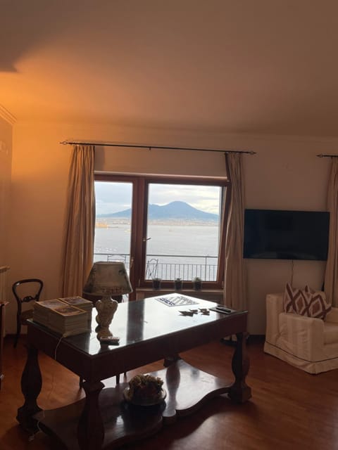 Natural landscape, TV and multimedia, Living room, Seating area, Sea view