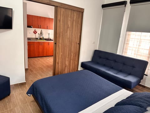 TV and multimedia, Photo of the whole room, Bedroom