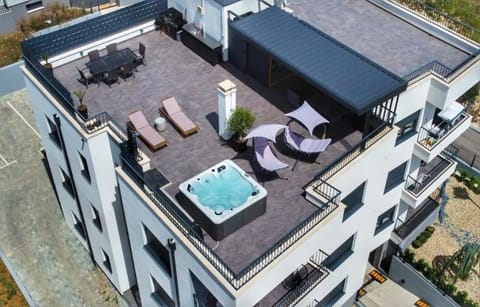 Property building, Day, Bird's eye view, View (from property/room), Balcony/Terrace, Seating area, Evening entertainment, sunbed