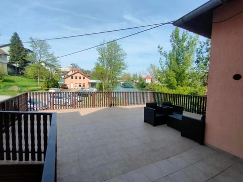 Property building, View (from property/room), Balcony/Terrace