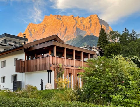 Apartment Mein Kraftplatz - Panoramablick und Freiraum auf 150qm für bis zu 8 Personen Apartment in Garmisch-Partenkirchen