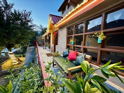 Garden, Seating area