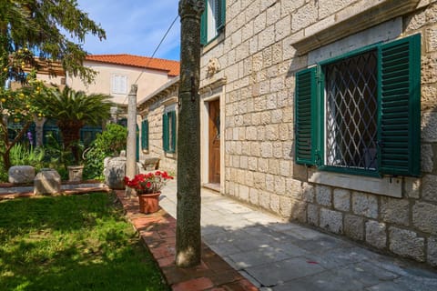 Property building, Garden view