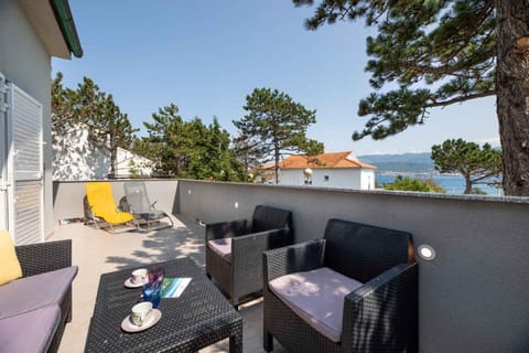 Nearby landmark, Summer, Garden, Balcony/Terrace, sunbed