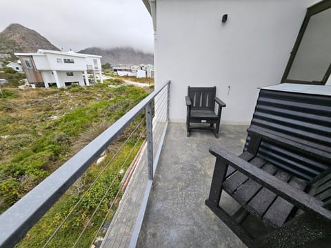 Patio, Day, Balcony/Terrace, Seating area, Mountain view