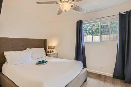 NEW - 6br home in Oceanside w Games BBQ Outdoor Seating House in Oceanside