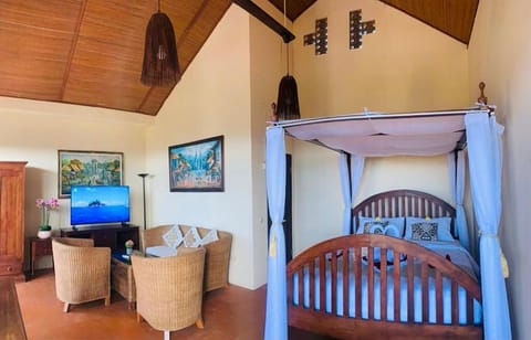 Bed, TV and multimedia, Photo of the whole room, Bedroom