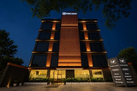 Property building, Parking