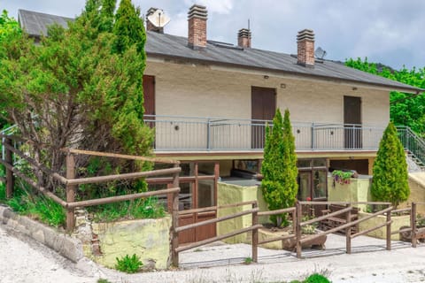 Property building, Spring, Day, Garden, Garden view