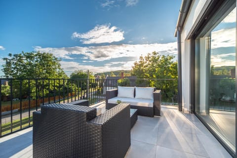 View (from property/room), View (from property/room), Balcony/Terrace, Balcony/Terrace, Garden view, Sunset