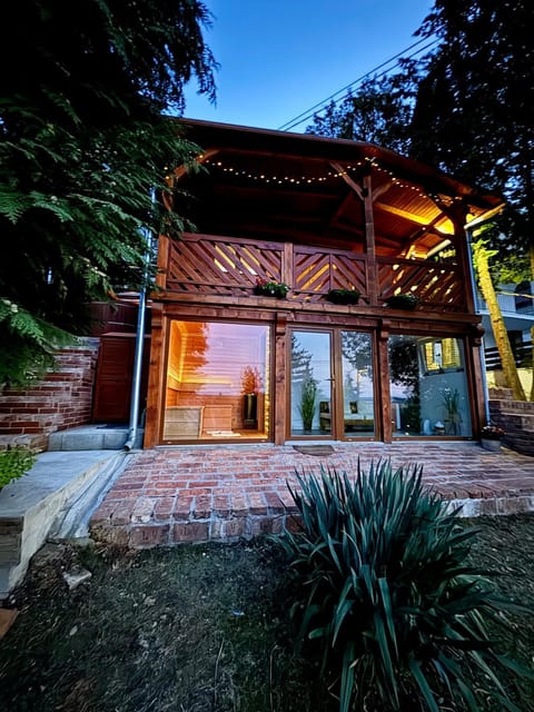 Property building, Garden, Garden view