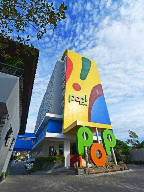 Facade/entrance