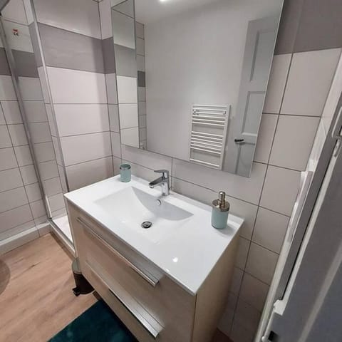 Appartemement F2 refait à neuf hyper centre Apartment in Normandy