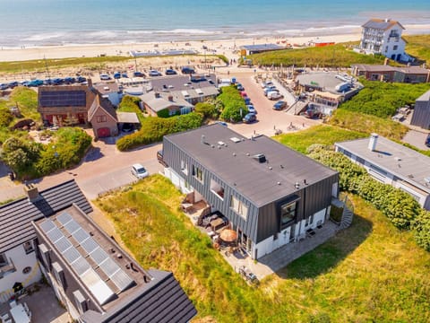 Property building, Bird's eye view, Location, Parking
