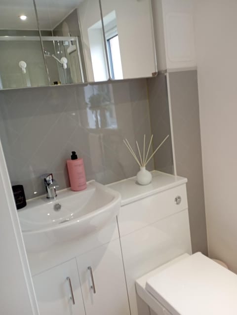 En-suite double room with private entrance Vacation rental in Edinburgh