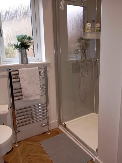 En-suite double room with private entrance Vacation rental in Edinburgh