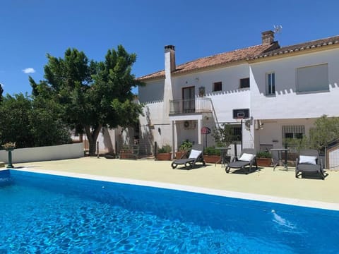 Property building, Garden view, Pool view, Swimming pool, Swimming pool, sunbed