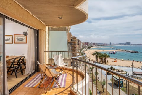 Property building, Balcony/Terrace, Beach, Sea view