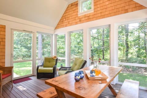 Walk to Water Gorgeous Outdoor Space House in North Eastham