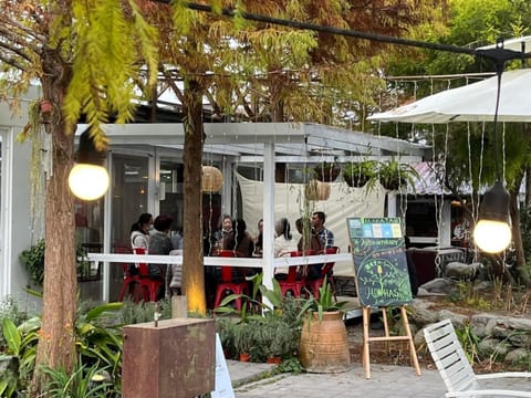 Patio, Restaurant/places to eat