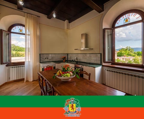 Natural landscape, Food and drinks, Dining area, Food
