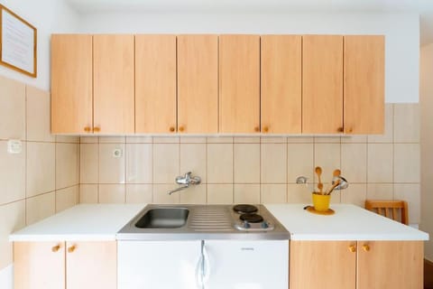 Cozy 1 bedroom apt/terrace/garden Apartment in Bol