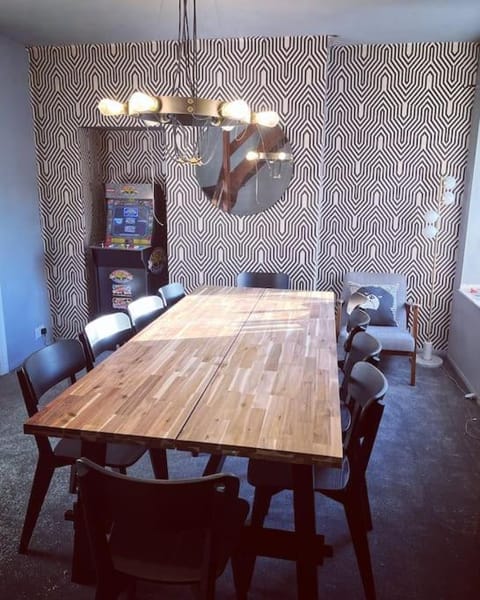 Chester/Handbridge sleeps 9 + Netflix Apartment in Chester