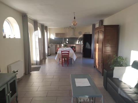 Communal lounge/ TV room, Kitchen or kitchenette, Living room, Dining area